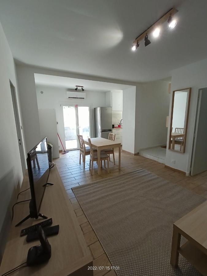 T2 Renove En Rdc Avec Cour, Intra Muros Avinhão Exterior foto