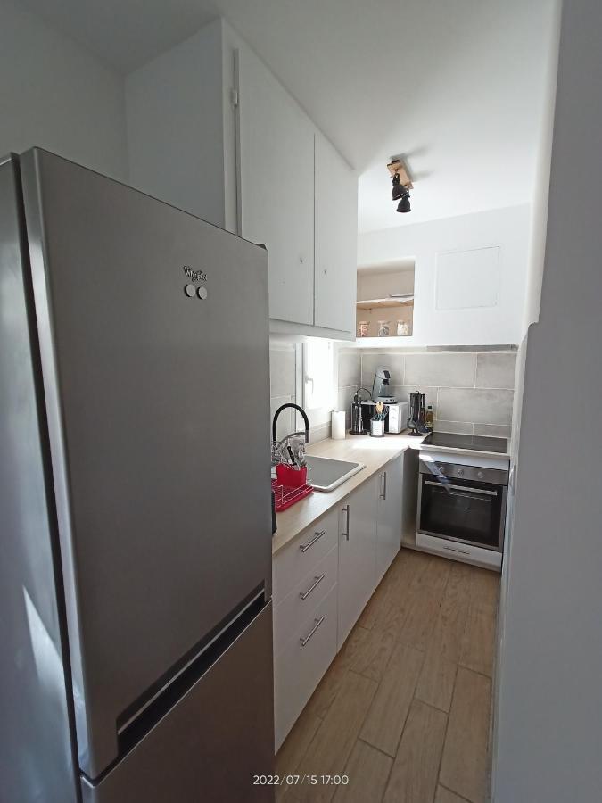 T2 Renove En Rdc Avec Cour, Intra Muros Avinhão Exterior foto